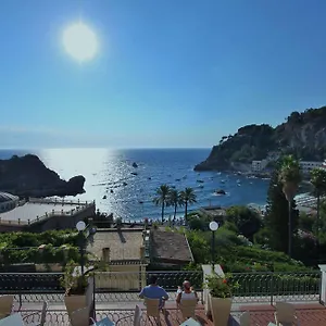 酒店 蔚蓝海湾酒店, 陶尔米纳